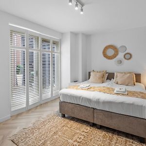 Home City Hotspot, Near City Center And Park
